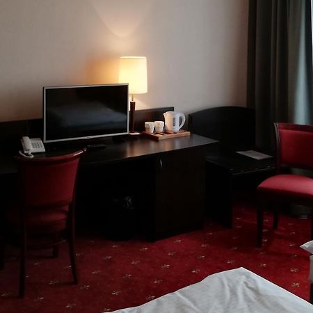 Hotel San Remo Zgierz Zewnętrze zdjęcie