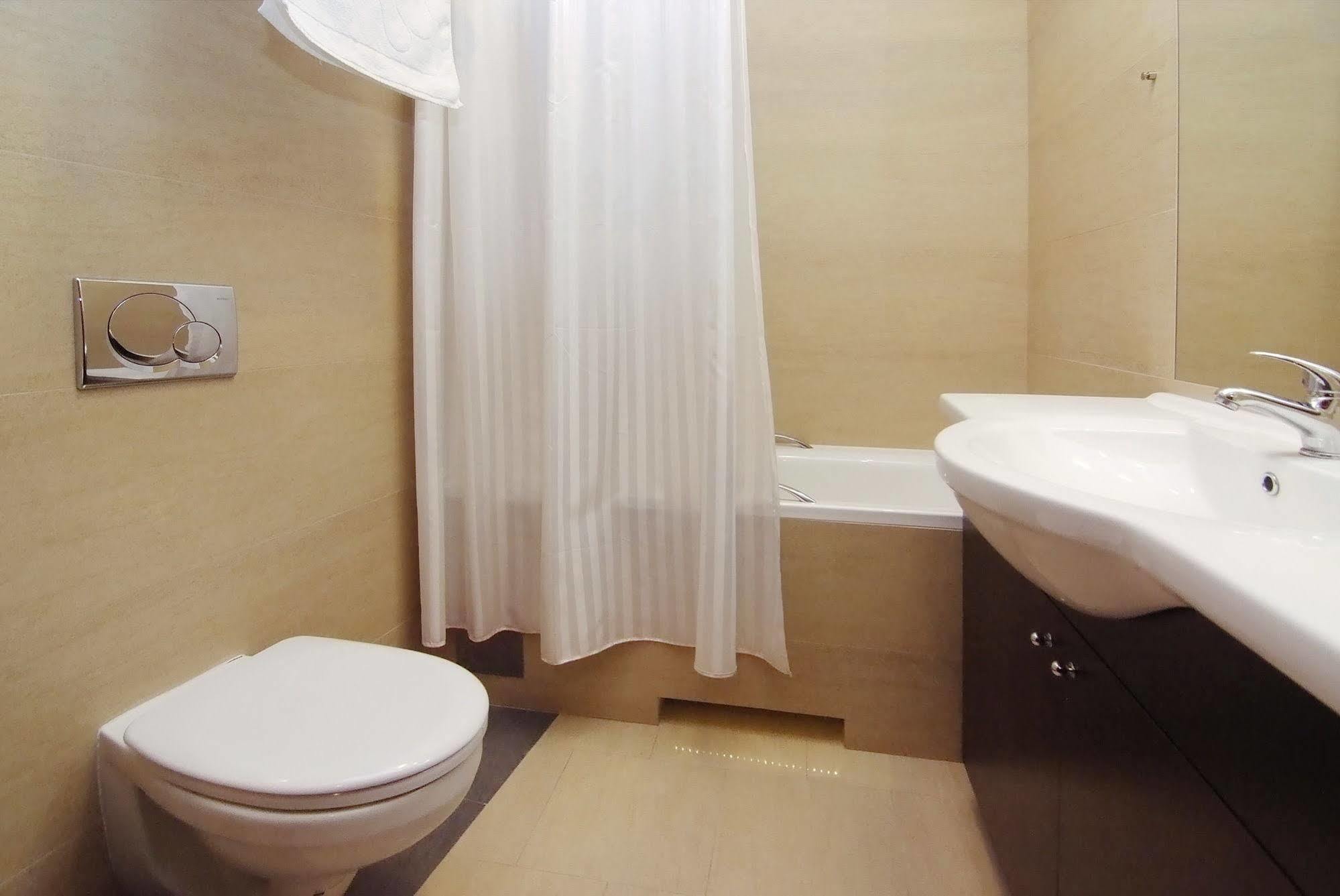 Hotel San Remo Zgierz Zewnętrze zdjęcie