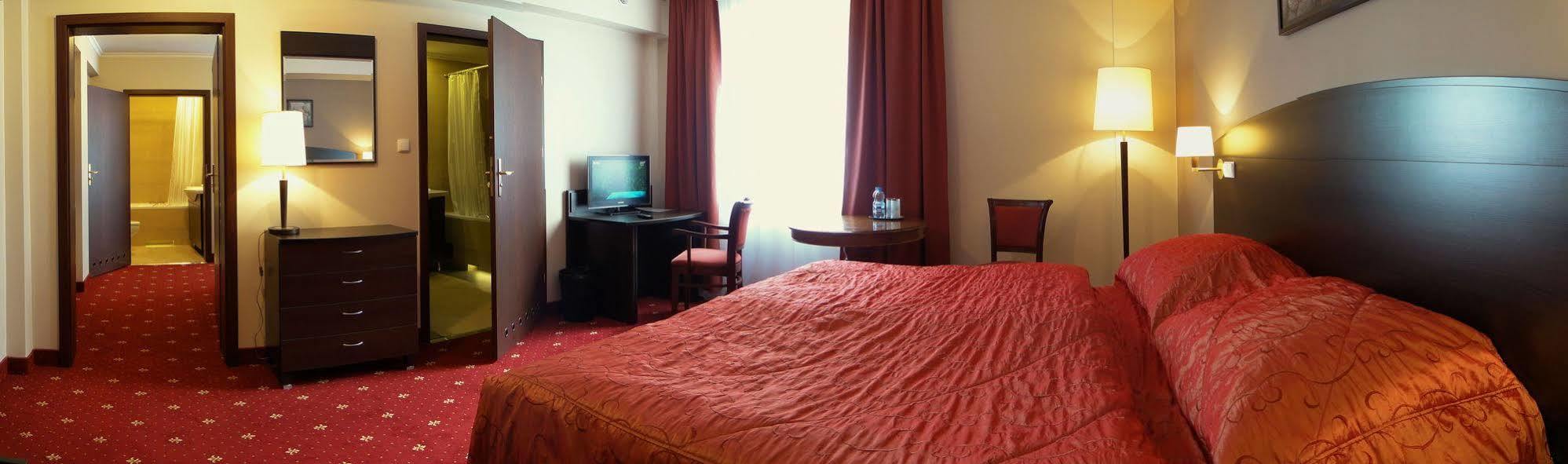 Hotel San Remo Zgierz Zewnętrze zdjęcie