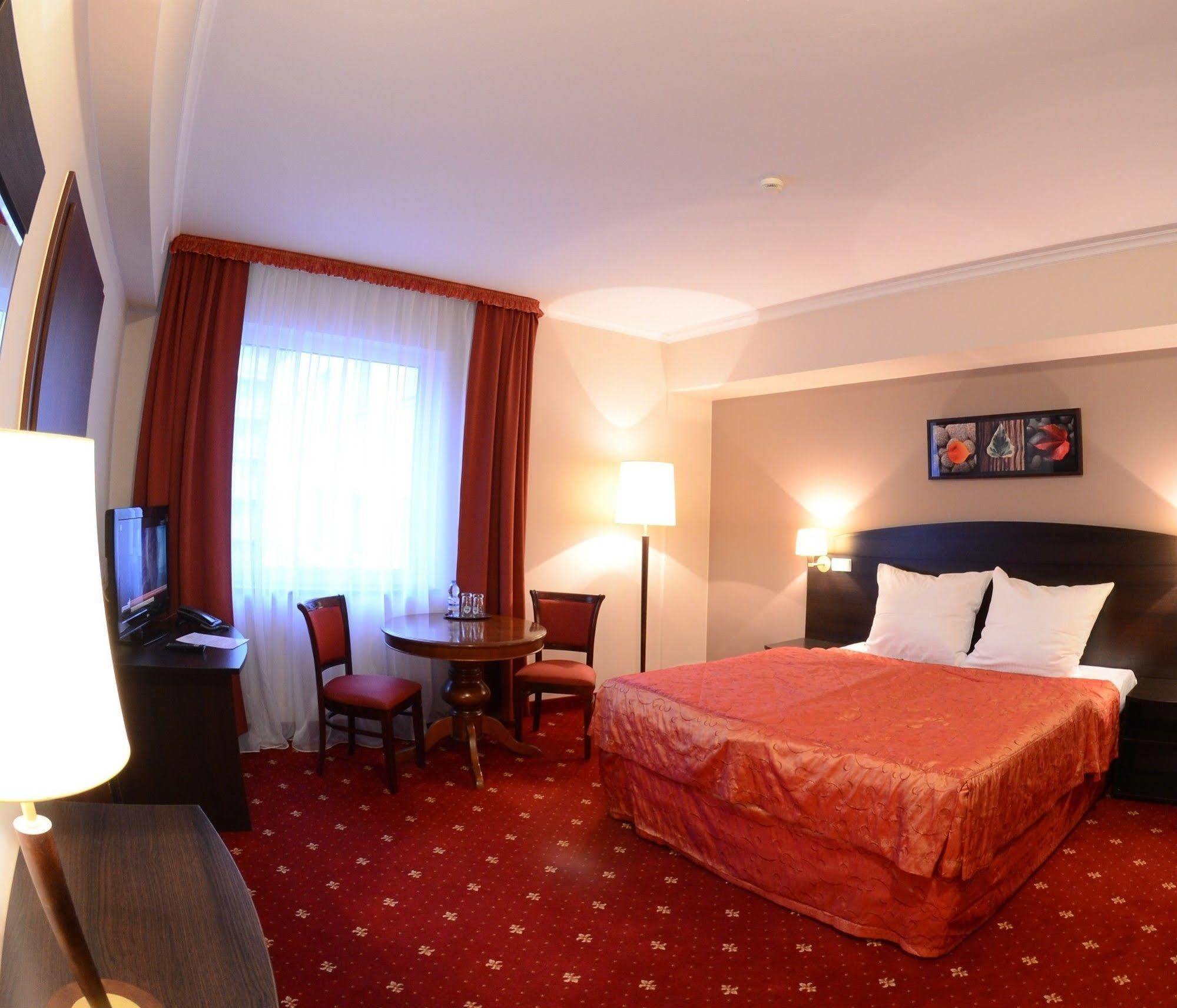 Hotel San Remo Zgierz Zewnętrze zdjęcie