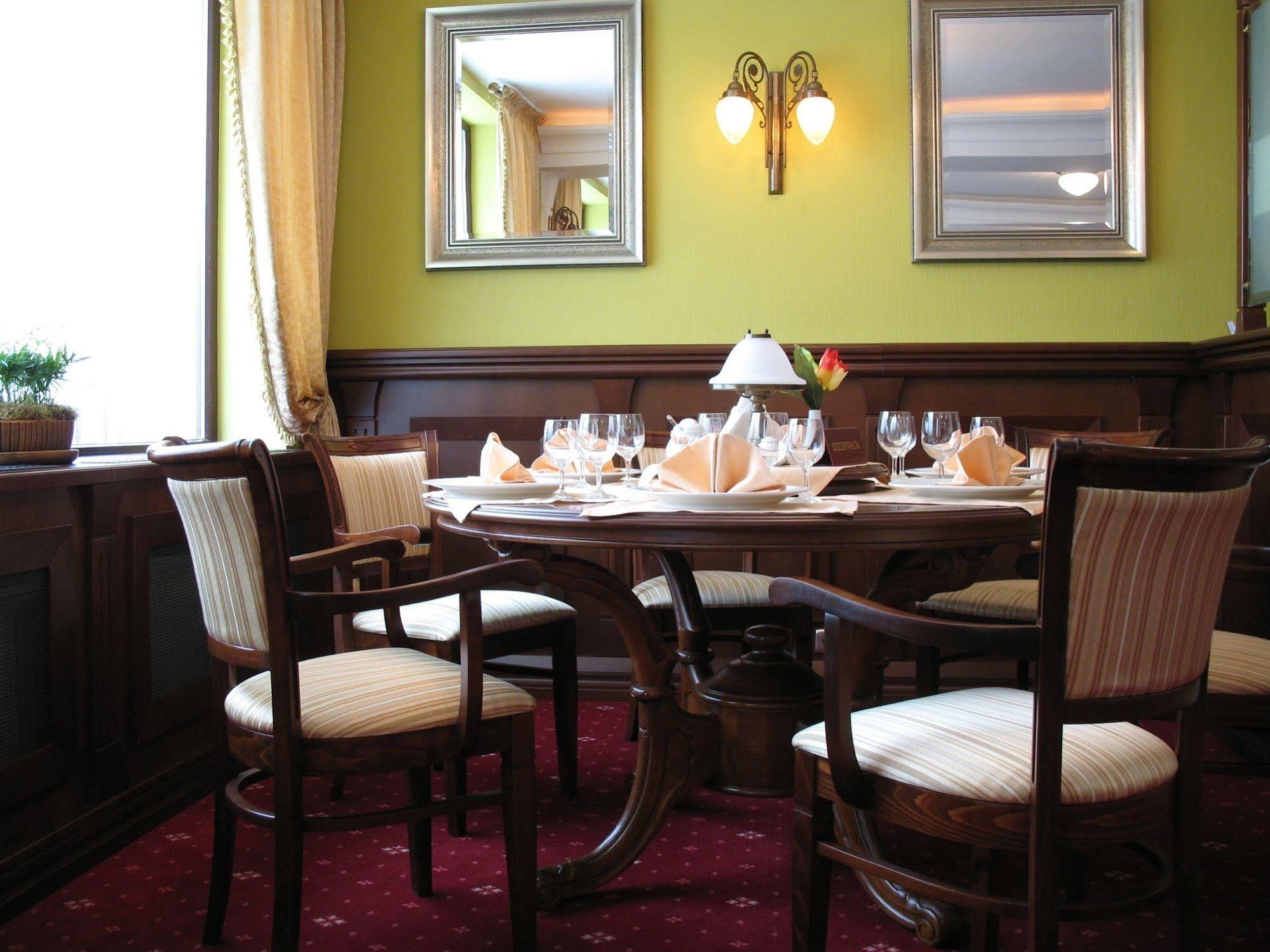Hotel San Remo Zgierz Zewnętrze zdjęcie